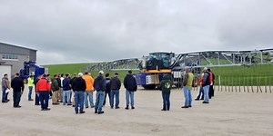 Kewaunee County farm demonstrates new manure technology
