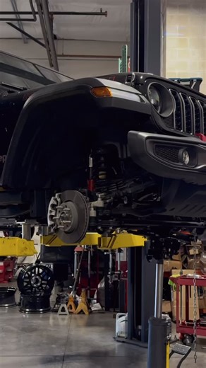 Lifted, aligned and ready to roam 🦅🇺🇸 Full suspension lift, wheel & tire package and alignment so it rides as good as it looks. Lift kit install alignment = one stop at Ice Creams Wheels & Tires. Call or Text is @ 480-687-2284 or slide into our DMs 🤷‍♂️ We would be happy to assist you in any way we can! 🤝 | Ice Creams Wheels and Tires