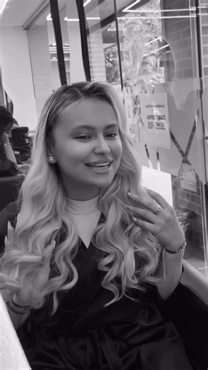 Color extensiones para darle más volumen. Un cambio que nos encantó y trabajamos con mucho amor. 😱😍 | Mundo Human Hair SAS