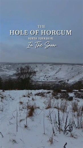 Did you know Yorkshire has its own ‘Grand Canyon’? Often called Yorkshire’s Grand Canyon, this vast natural amphitheatre was carved by melting ice at the end of the last Ice Age — though local legend tells a much more dramatic story… They say the giant Wade scooped out the earth in a rage and hurled it across the moors, creating the Hole of Horcum in one mighty throw! Today, it sits quietly within the North York Moors, nearly a mile wide and over 400ft deep, even more magical when dusted with sn