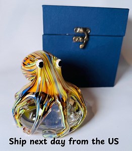Hand Blown Glass Octopus Figurine: Murano Style Ocean Decor-birthday Gift Idea-gift for Him-table Decor-ocean Vibe Decor-glass Decoration. - Etsy