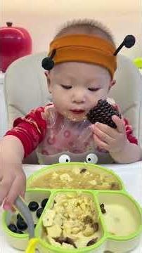 Immersed in eating. #feedingintolerance #baby