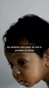 2023-136: la sténose pylore nourrisson en une minute 1. La sténose hypertrophique du pylore est une maladie qui touche les nourrissons, où le muscle pylorique, situé entre l’estomac et l’intestin grêle, s’épaissit et empêche le passage de la nourriture. 2. Elle est plus fréquente chez les garçons que chez les filles, et elle touche 2 à 4 bébés sur 1 000. 3. La cause exacte de cette condition reste inconnue, mais des facteurs génétiques et environnementaux pourraient jouer un rôle. 4. Les symptôm