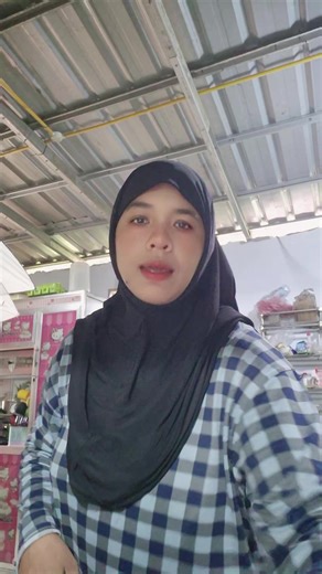 Petri Dayeni Uir (@petri.dayeni.uir)’s videos with suara asli - MsterBlu