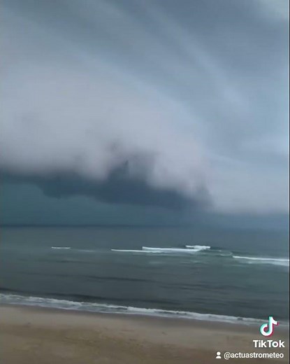 ⚡ Images de l'arcus dans le ciel de Mimizan dans les Landes ce samedi soir. 📅 date : 31/08/2024