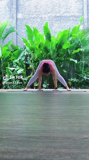 Tripod #headstand with diamond legs. Still learning supaya diamondnya perfect 🙏🏽🍃 #yoga #yogatok #namaste #inversion