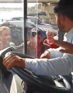 378K views · 1.4K reactions | Srinagar | Look how e rikshaw drivers treat smart city drivers | The Kashmir Today | Facebook