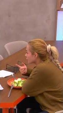 Ixdit tells her teammates to get ready to win as captains today. #MasterChefMx