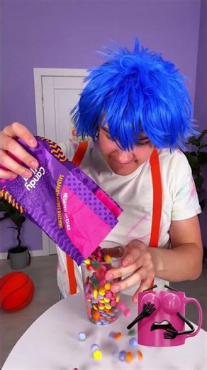 Candy prank on my friend 😂🍬 #prank #funny