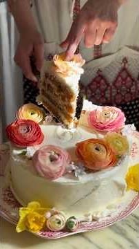 The perfect carrot cake for Easter! #paris #baking #recipe #easter #cake #carrotcake #cakerecipe