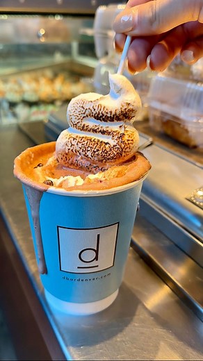 Mile High and Hungry — Food Blog on Instagram: "follow @milehighandhungry for more recs in Denver, around Colorado and beyond! 💛 This is probably the most underrated element of the holiday season — like who doesn’t love to cozy up with cocoa? 🍫 that’s why we are on a missing to find some of the best in town and 📍 @dbardenver definitely brought their A game! It’s not overly sweet but its oh so satisfying 🥰 They start with a chocolate mousse and then foam half & half or whatever milk you want 