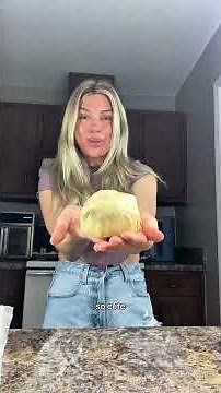 Vegan Baked Brie! 🤤 Recipe is in the description box 🤗