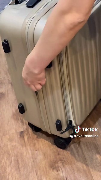 Introducing American Flyer's Top Opening Collection - Unlock the Best Travel Experience!