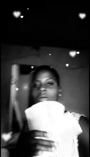 Vidéos de La gamine (@la.gamine849) avec son original - La gamine