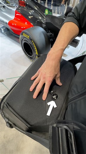 That push-button tho 🤯 #bestcamerabag #carphotography #streetphotography #bagsonline #camera