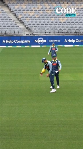 Alex Carey is TOO smooth with it