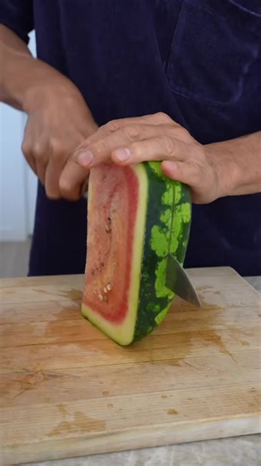 I tried the $350 square watermelon! 🍉🤯