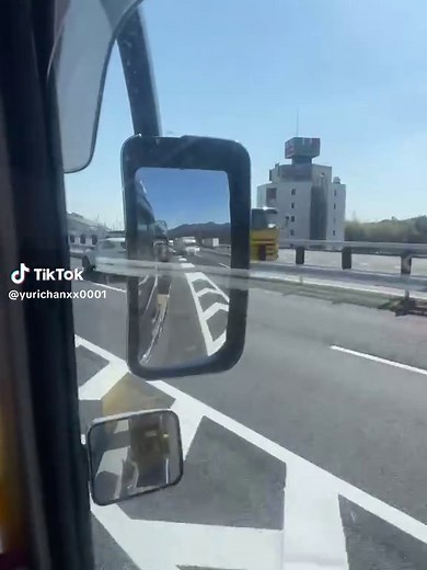 たった4年の運ちゃん歴ですが何年先になるか分からんけど一旦トラックおります🥲べびちゃんがおっきくなったら戻ろう👶🏻 #トラック運転手 #ちゃんみな大好き #また乗れる日までばいばい