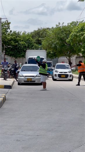 721K views · 22K reactions | Pare✋ carga pesada  | Yo SOY JUAN HUMOR | Facebook