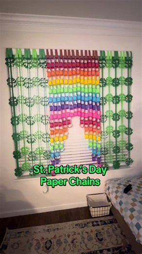 Cute St. Patrick’s Day Paper Chains DIY