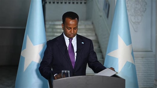 The Minister of Foreign Affairs and International Cooperation, H.E. Abdisalam Abdi Ali, stated at a press conference held this evening at the Ministry’s headquarters in Mogadishu that the Federal Government of Somalia calls on Israel to urgently revoke its “illegal” decision to preserve regional and global stability. He added that the Ministry, guided by the resolution of both the House of the People and the Upper House, as well as the government’s own resolution, will take all necessary diploma
