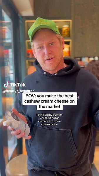 Cream cheese love 💌 from our favorite retailers #foodfounder #healthybreakfast #squeezeoneverything #dairyfree #creamcheese #vegancreamcheese