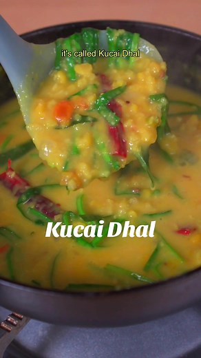 Garlic Chives/Kucai Dhal 🍛 🌱plant-based . [Pressure Cook] 🔸Australian dhal, 1 cup 🔸Garlic, 5 cloves 🔸Turmeric powder, 1 tsp 🔸Salt, to taste . [Cook] 🔸Cooking oil, 3 tbsp 🔸Halba campur/Mixed Indian spices, 1 tbsp 🔸Dried chillies, about 2 to 4, up to you 🔸Shallots, 2 bulbs 🔸Tomato, 1 🔸Curry leaves 🔸Cooked dhal 🔸Kucai/garlic chives, about 5 stalks, up to you 🔸Coconut milk, about half cup