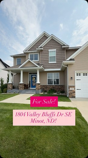 $710,000 | 4 Bedrooms | 3.5 Bathrooms | Golf Course Views 🍁✨ FALL in Love with 1804 Valley Bluffs Drive SE Minot, ND! ✨🍁 This stunning 4 bed | 3.5 bath | 3,600 sq ft home with a backyard view of the Minot Beowulf golf course is the perfect mix of warm, inviting, and luxury living — and it’s priced at just $710,000! 😍 You’ll “fall” for the details: 🔥 Open-concept living with 9’ ceilings & cozy gas fireplace 🍽️ Granite kitchen with double ovens, walk-in pantry & new appliances 🛁 Spa-like pri