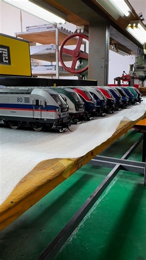 Sunset Models / Golden Gate Depot on Instagram: "🚨 Debut time! You asked… and here they are, the O Scale Siemens Chargers from Sunset Models 3rd Rail. Nearly a dozen liveries, loaded with detail, and already so popular that a second run is on the horizon. These aren’t just locomotives, they’re prototypically accurate 1/48th scale world of art who are raising the bar for O Scale 3 Rail models. The future of Amtrak passenger power has arrived. ⚡🚄 #OScale #3rdRail #ModelTrains #SiemensCharger #Su