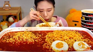 Hot & Spicy Fire noodles 🔥🥵 © FRAN #Asmr #Mukbang