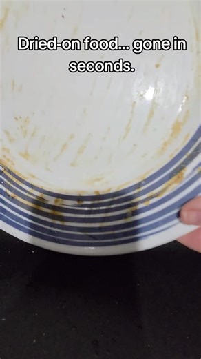 Effortless Dish Cleaning with Built-In Soap Scrubber