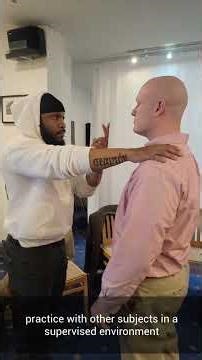 Practicing non verbal hypnosis
