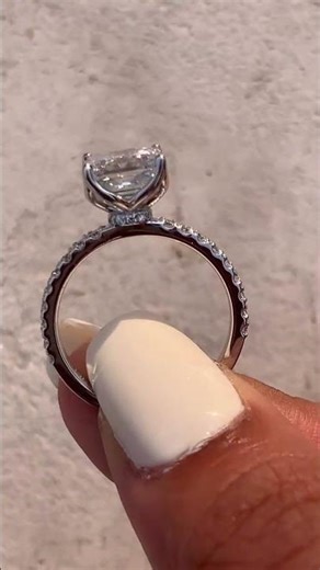 Asscher Cut | 2.75 Ct | D/VVS2 | White Gold | IGI Certified Diamond