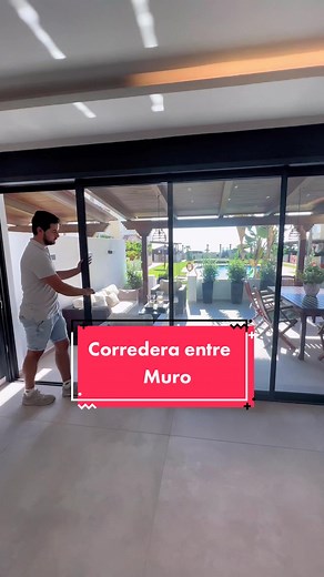 Con este tipo de correderas podemos integrar el salón con tu terraza. ✔️Corredera entre muros marca #cortizo Cor-4200 color antracita. #aluminiosruiz #aluminio #design #diseñointerior #vidrio #entremuros #estepona #marbella #malaga #costadelsol