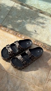 Step up your summer game with animal print sandals! 🐆☀️ Click to shop 🔗 https://bit.ly/4kn0ZH6 | Peacocks