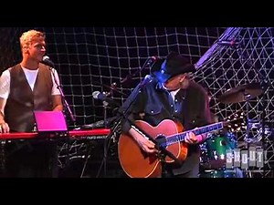 Hall and Oates - "Kiss On My List" - Live at the Troubadour 2008