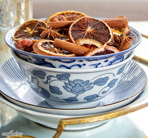 Christmas Potpourri with Dried Oranges and Cinnamon Sticks