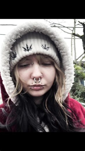 𝕽𝖔𝖘𝖎𝖊🥀 (@queenemeraldrose)’s videos with Live And Let Die - Guns N' Roses