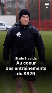 Comment se déroulent les entraînements du Stade Brestois ? Respectivement adjoint et préparateur physique du Stade Brestois, Julien Lachuer et Yvan Bourgis expliquent les grands principes d'une semaine d'entraînement typique pour le Stade Brestois : types de séances, principes à respecter... Vidéo : Ludovic Jean | Le Télégramme Sports