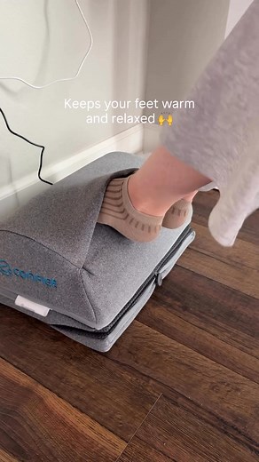 Upgrade your workspace comfort!  This Ergonomic Heated Foot Rest improves posture, boosts circulation, and relieves fatigue — all while keeping your feet toasty warm.  2 heat levels | ‍♀️ 3 vibration modes | 襁 Memory foam comfort Perfect for long hours at your desk or gaming marathons!  Treat yourself or gift someone the ultimate comfort this winter. | Matt Forster | Facebook