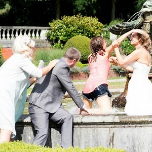 Corrie fans were LOVING tonight's fountain cat fight