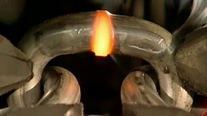 How It's Made S03:E21 - Chains and Vinyl Records