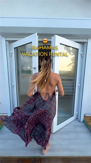 👉Comment “Cable Beach” for booking info! At Cable Beach House, the sand is your front yard. No cars. No long walks. No crowded public access points. Just a few steps from your door and you’re on a stretch of calm turquoise water and soft white sand that’s perfect for swimming, paddleboarding, or a morning coffee by the waves. Why Cable Beach is special: It’s known as Nassau’s resort coast — home to calm waters protected by offshore reefs, making it perfect for families and swimmers of all ages.