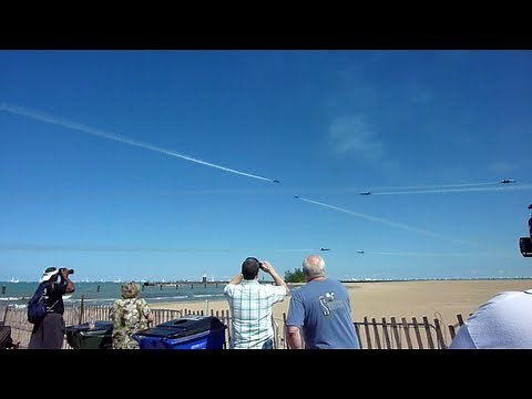 Blue Angels Loop Break Cross (Delta Break) at 2012 Chicago Air and Water Show