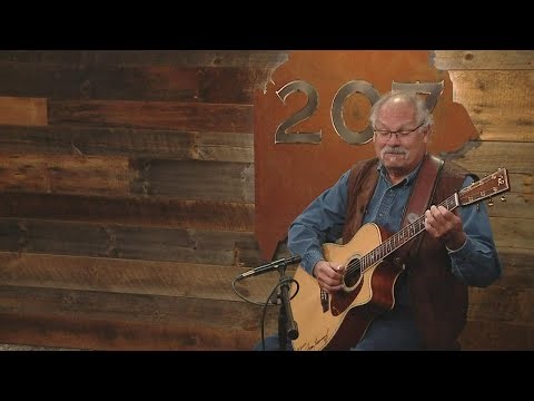 Whether on guitar or banjo, there aren’t many better pickers than Denny Breau