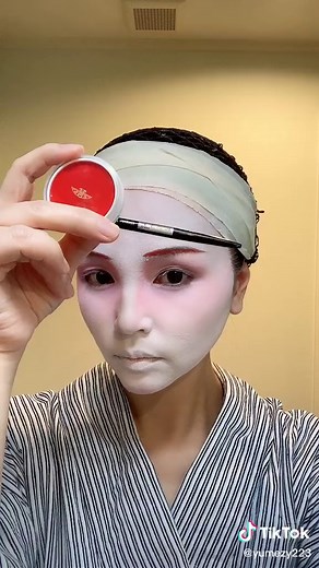 Traditional Geisha Makeup Tutorial