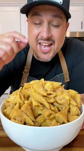 Churro Toffee Bugels #snack #churros #churrotoffeebugels #bugels #recipe #dessert #churrosrecipe #food #foodie | MarcoThePizzaMan