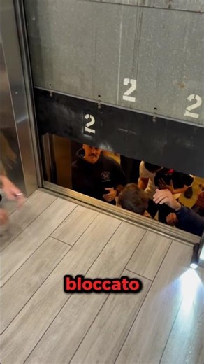 They got stuck in the elevator!🤯