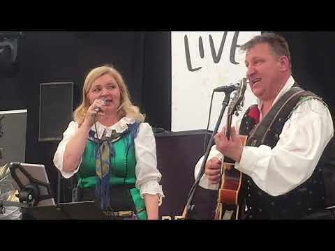 Die "RUNDEN OBERKRAINER" mit VERA am Josefimarkt in Eberndorf!