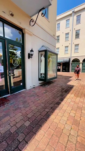 2.2K views · 19 reactions | Happy Tuesday! Did you know we have people outside our doors as soon as we open?!? 來.. Come stop by today 10am - 6pm to check out all of our new arrivals like Victoria wanted to yesterday..✨朗#riverranch #lafayette #funnyreel #shoplocal #boutique #boutiqueshopping #havenboutique #louisiana #shopping | Haven Boutique | Facebook